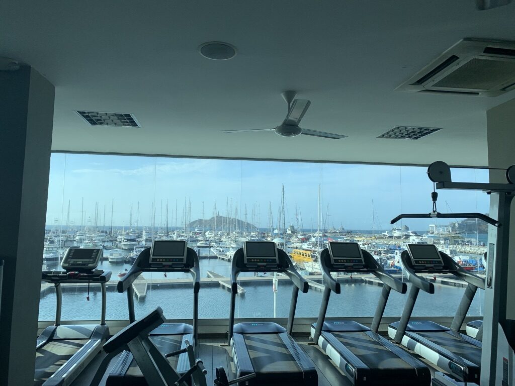 An oceanfront gym in Santa Marta