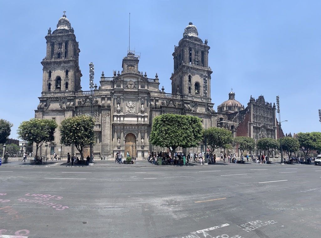 Mexico City's Catedral Metropolitana is another key place on our Centro travel guide. 