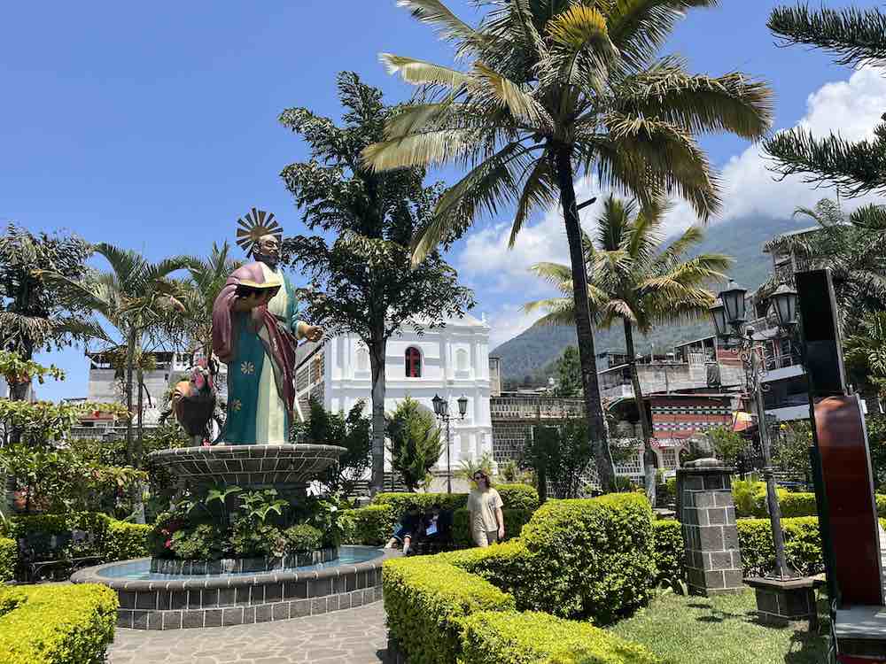 Parque La Puerta Hermos, San Pedro La Laguna, Guatemala. 