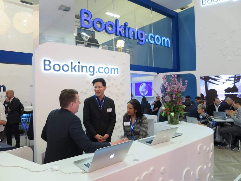 VacationVulture Simple Travel Tips #7: Use alternative lodging options like those on Booking.com to save money. 