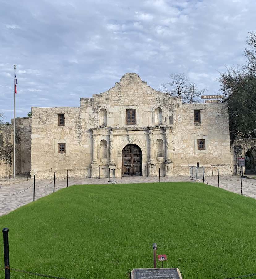 Holiday flights to/from Phoenix to San Antonio start at $29.